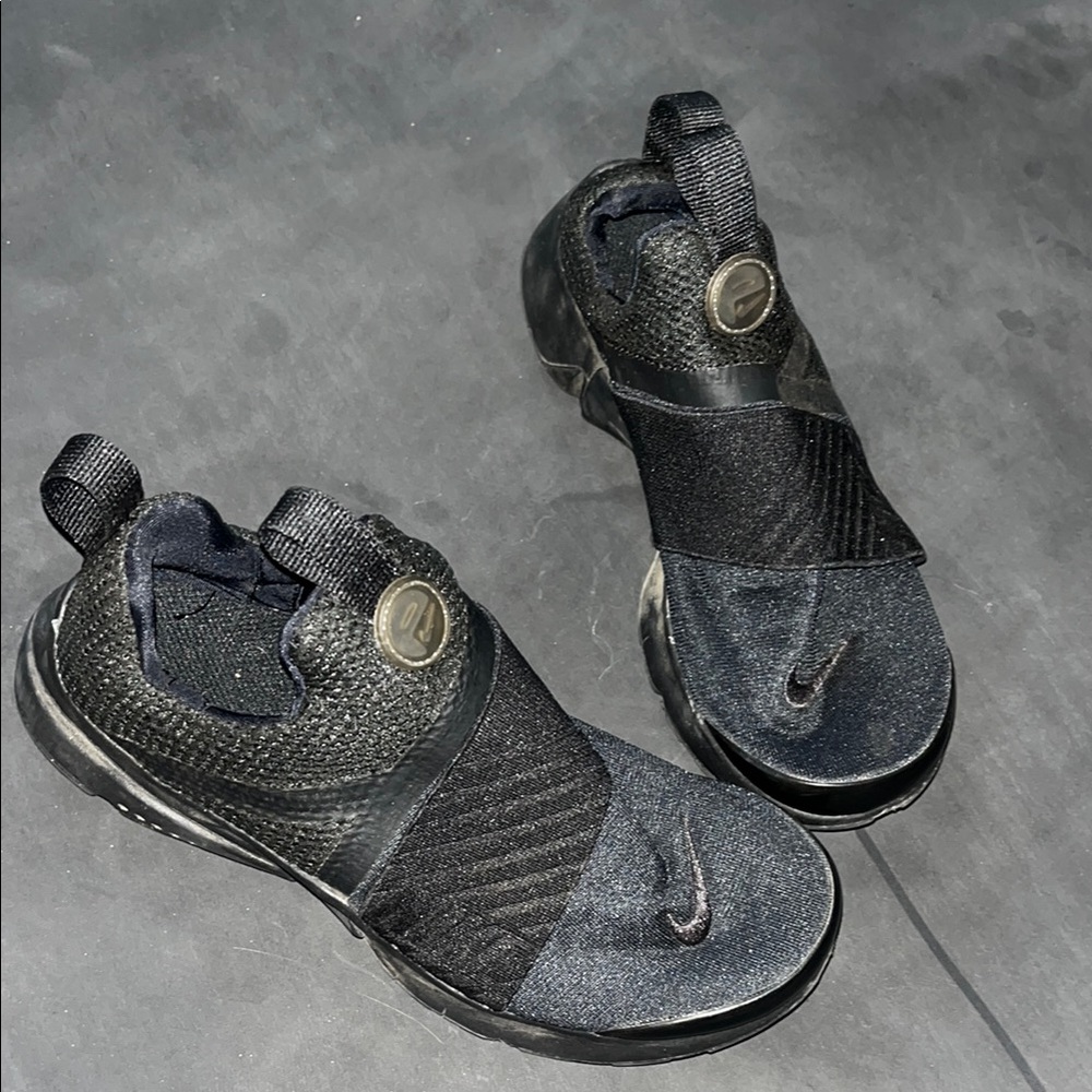 Nike Black Performance Sneakers with Strap Closure